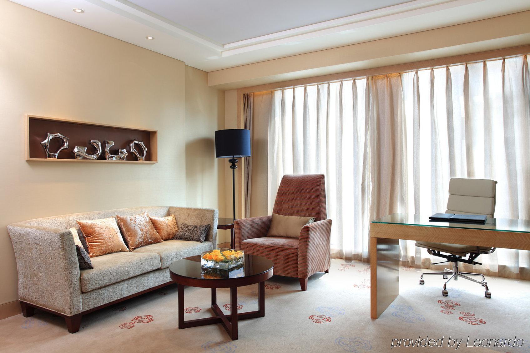 Sheraton Wuxi Binhu Hotel Room photo